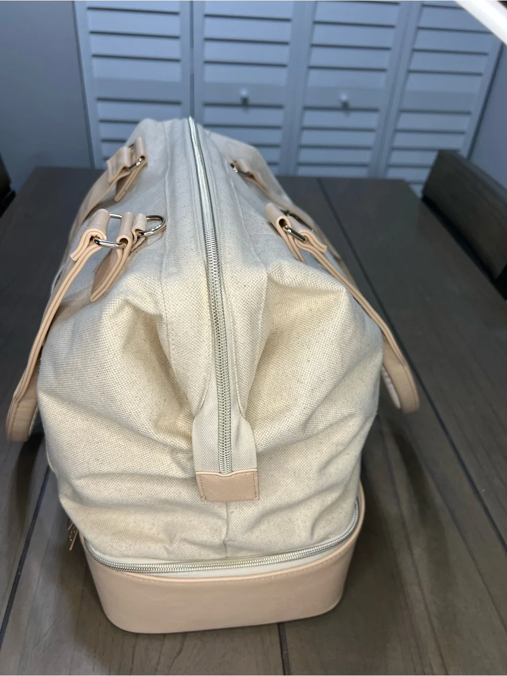 Beis Mini Weekender in Beige